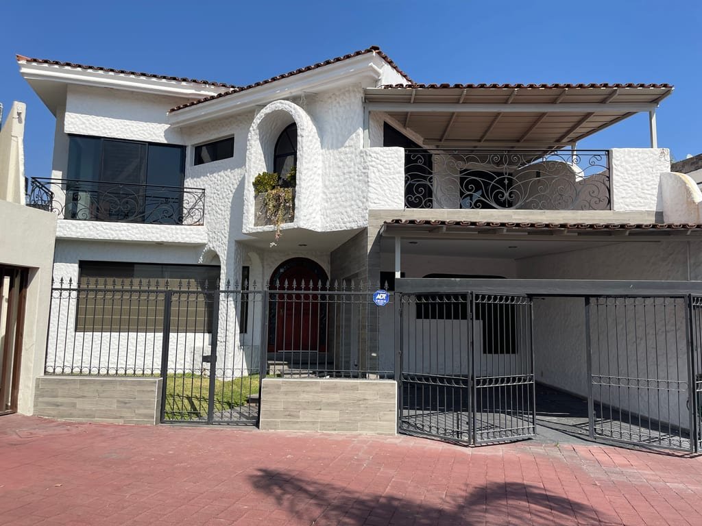 Fachada de Casa El Olivo antes de la remodelación